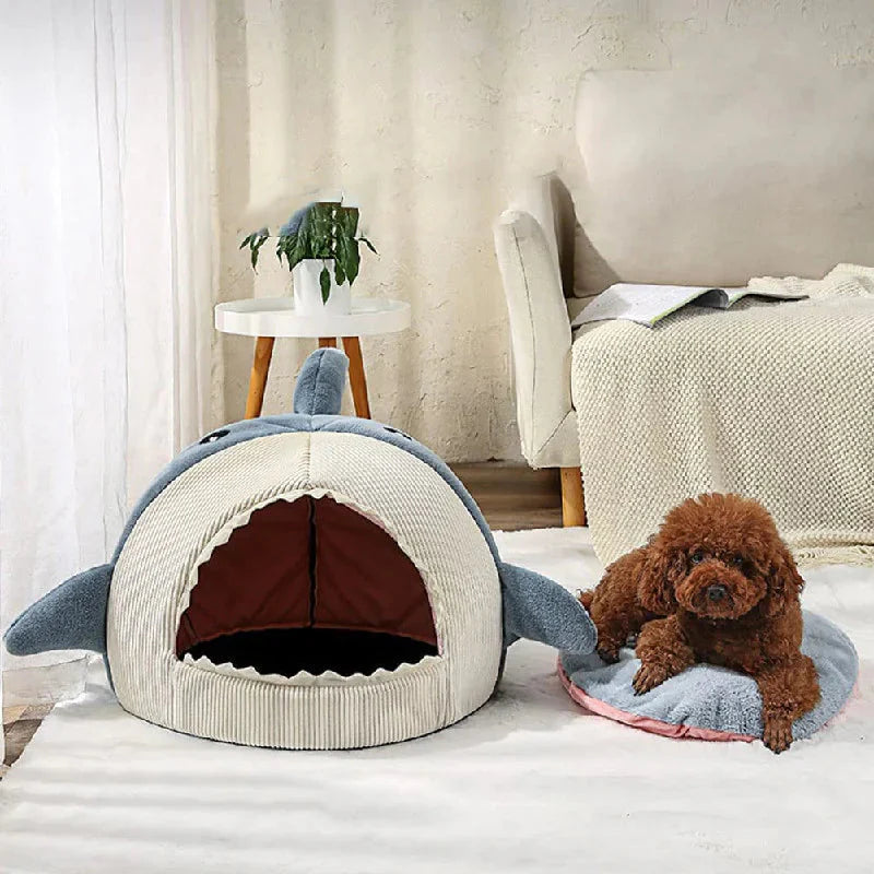 Cama Tiburón de Peluche para Mascotas – Diseño Divertido y Ultra Cómodo para Perros y Gatos | Premium Plush Shark-Shaped Pet Bed