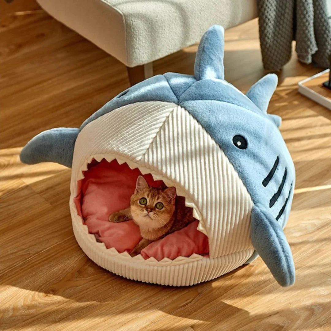 Cama Tiburón de Peluche para Mascotas – Diseño Divertido y Ultra Cómodo para Perros y Gatos | Premium Plush Shark-Shaped Pet Bed