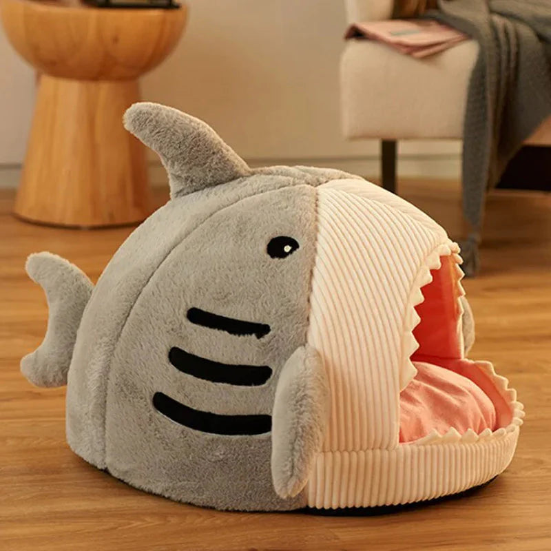 Cama Tiburón de Peluche para Mascotas – Diseño Divertido y Ultra Cómodo para Perros y Gatos | Premium Plush Shark-Shaped Pet Bed