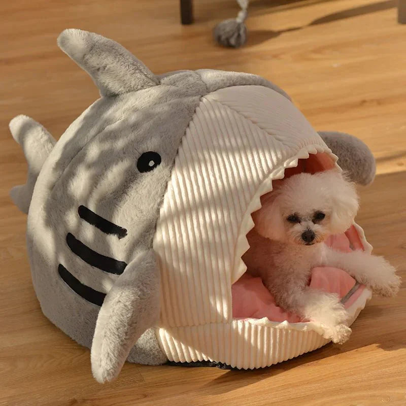 Cama Tiburón de Peluche para Mascotas – Diseño Divertido y Ultra Cómodo para Perros y Gatos | Premium Plush Shark-Shaped Pet Bed