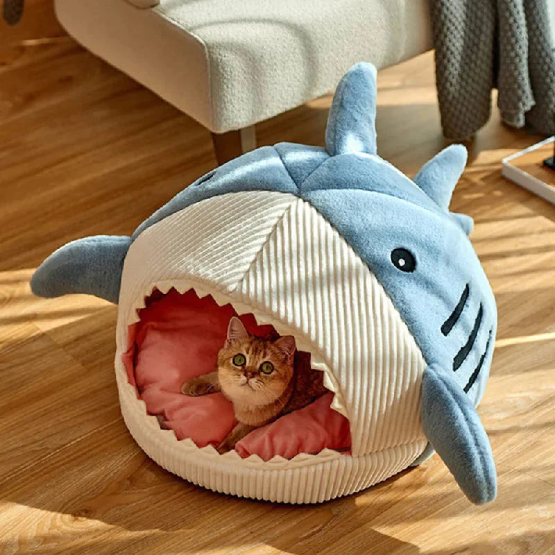 Cama Tiburón de Peluche para Mascotas – Diseño Divertido y Ultra Cómodo para Perros y Gatos | Premium Plush Shark-Shaped Pet Bed